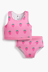 Read more about the article A toddler bikini? I’m think I’m okay with that. A poorly written defense of the toddler bikini? I take great umbrage.