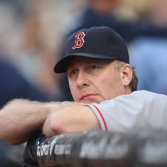 Read more about the article Curt Shilling is wrong about evolution, but his response to Internet trolls was commendable and enough to make this Yankees fan cheer.