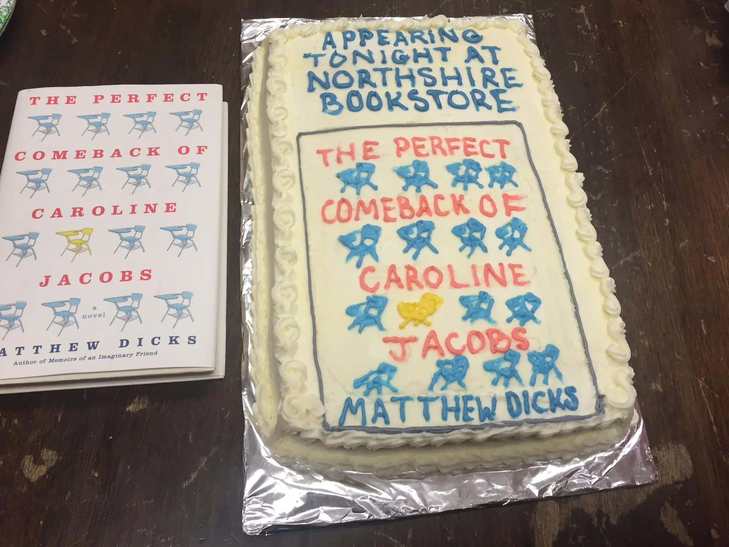 Read more about the article My visit to Northshire Bookstore: Cakes designed to look like books and a mysterious comment left unexplained