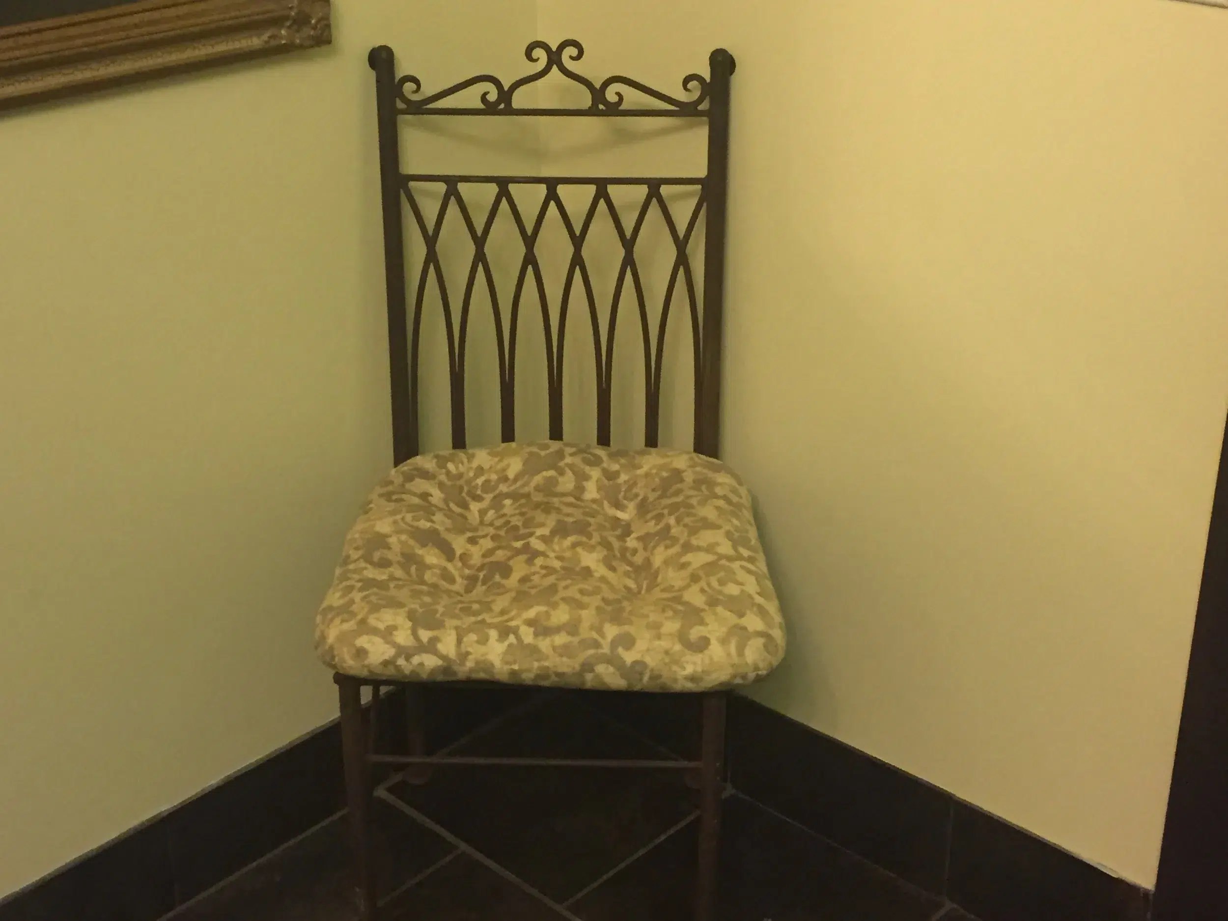 Read more about the article Random chairs in restrooms make me uncomfortable. Justifiably so. Right?